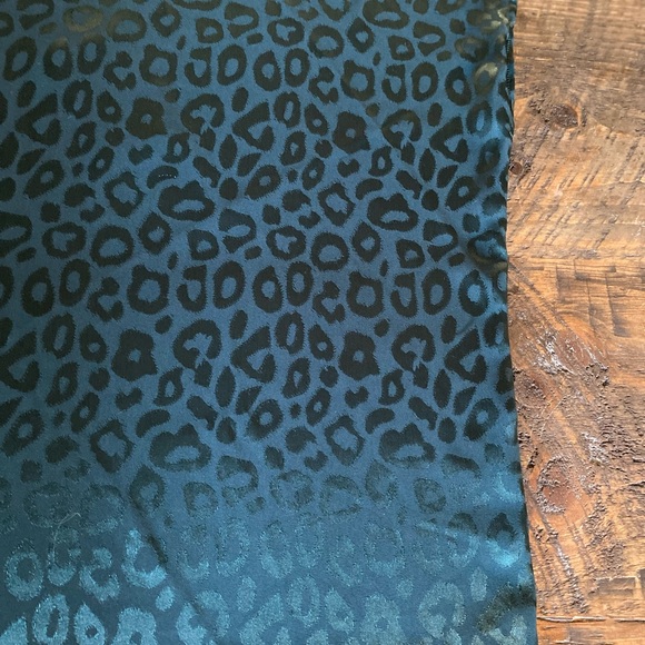 Entro Women's Leopard One Shoulder Top - Picture 11 of 16